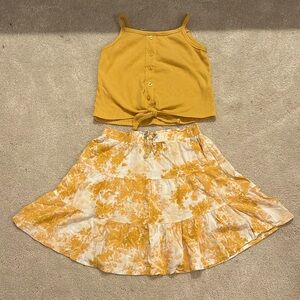 Adorable summer themed top and skirt size 10 ☀️